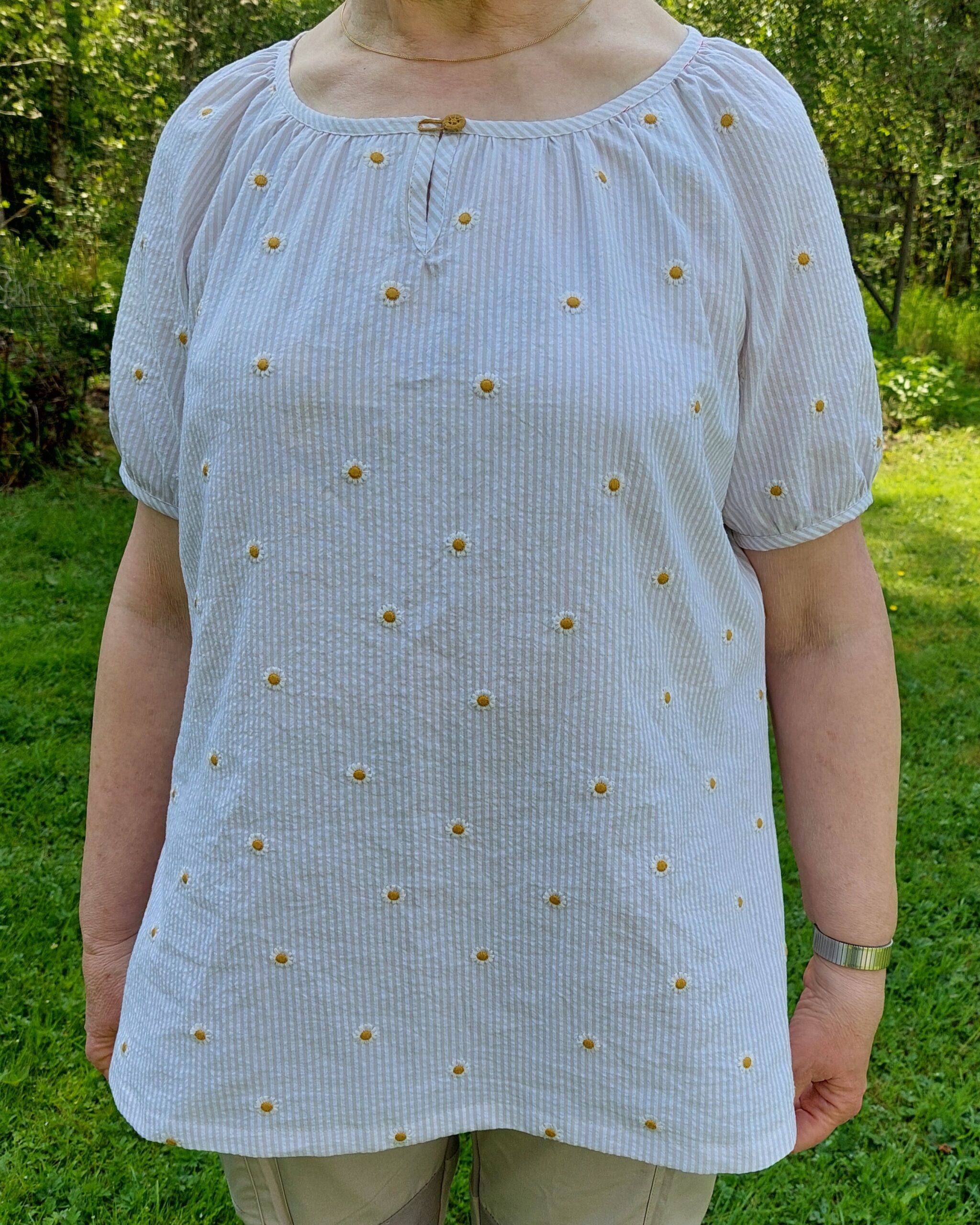 Blommig randig sommartopp